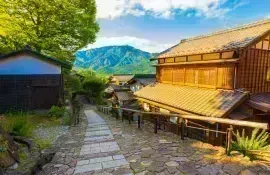Partez en randonnée le long de la Nakasendo, entre Magome et Tsumago, dans les Alpes Japonaises