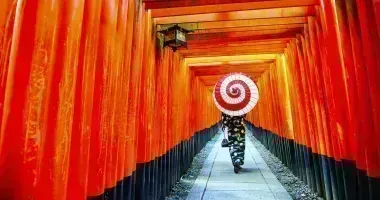 Visitez Fushimi Inari, le plus grand sanctuaire de Kyoto