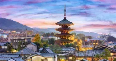 Visitez la pagode Yasaka au coeur du quartier historique de Gion, au coeur de Kyoto