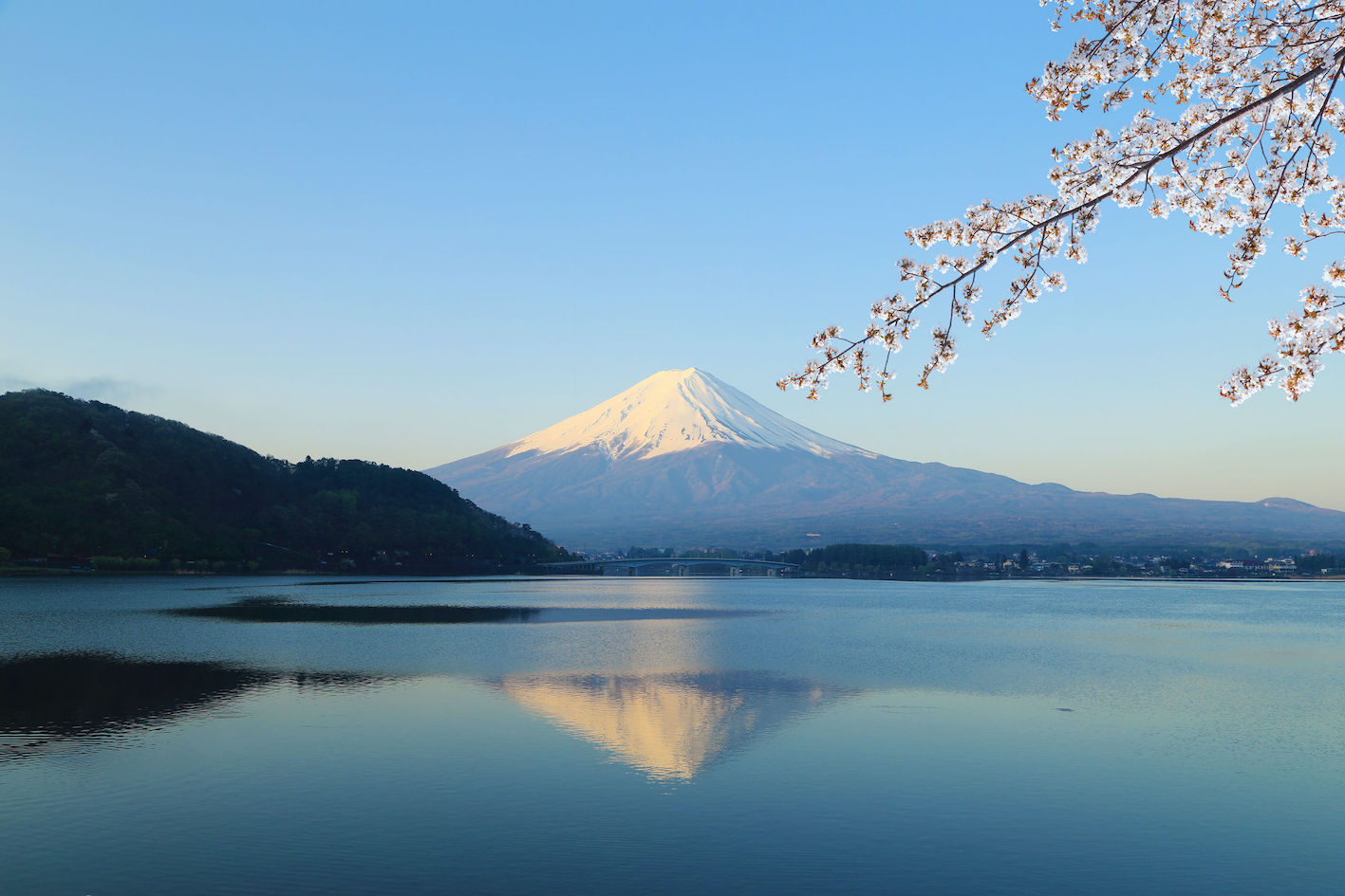 Mount Fuji from Kawaguchiko Mount Fuji from Kawaguchiko