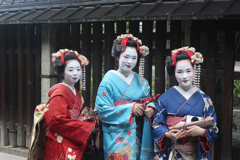 Asian Schoolgirl Uniform Blowjob - Japan Glossary | Japan Experience