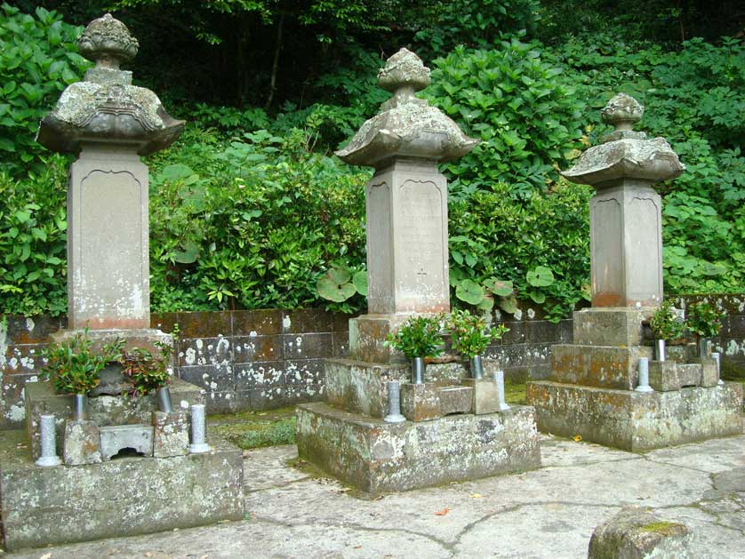 Gyokusenji Temple, Shimoda, Izu.