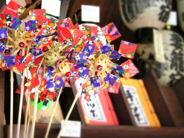 The Complete Guide to Japanese Omiyage Culture (Gift Giving)