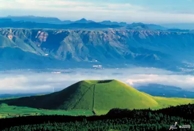The Komazuke or &quot;mound of rice&quot;, a famous mountain massif Aso (Kyushu).