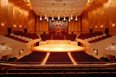 salle_prinipale_suntory_hall