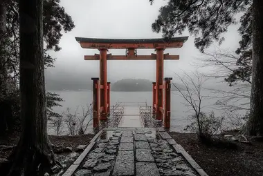 Admirer les sanctuaires sous la pluie