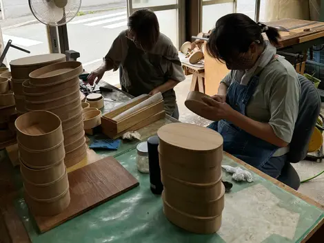 Magemono wood strips are soaked in hot water for bending easier. 