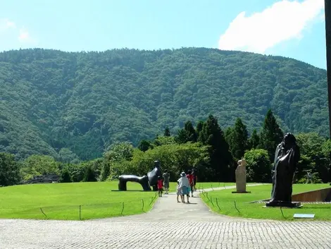 Les statues du parc Chôkoku no Mori, musée de sculptures en plein air
