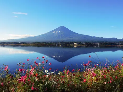 El Monte Fuji desde el lago Kawaguchi.
