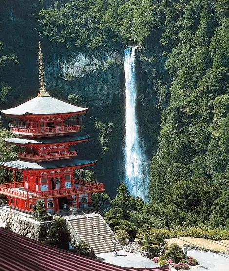 Le temple du Seigandôji et la cascade Nachi no taki.