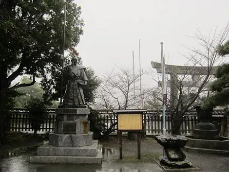 La statue du samourai Tahei Bori