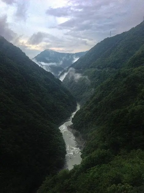 Les pentes escarpées de la vallée d'Iya.