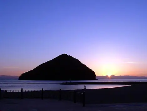 Coucher de soleil sur la baie d'Asamushi onsen