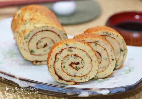 Datemaki, omelette roulée sucrée que l'on mange au Nouvel An