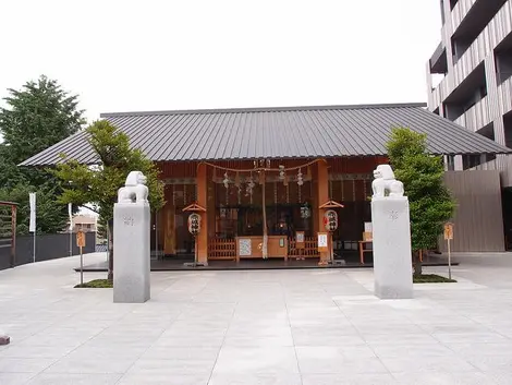 Le sanctuaire Akagi Jinja, dans le quartier Kagurazaka, à Tokyo