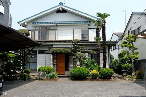 Une maison japonaise dans le quartier de Mitaka, à Tokyo