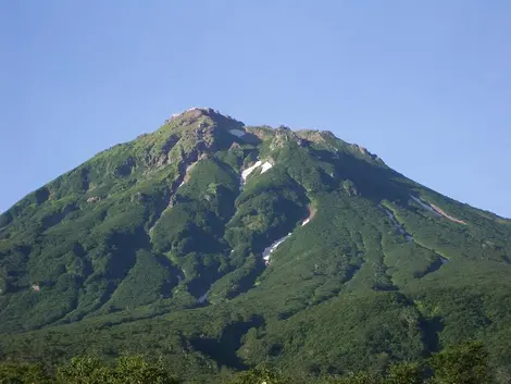 Le volcan Yakeyama est encore actif.