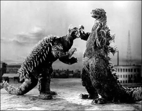 Godzilla face à Anguirus