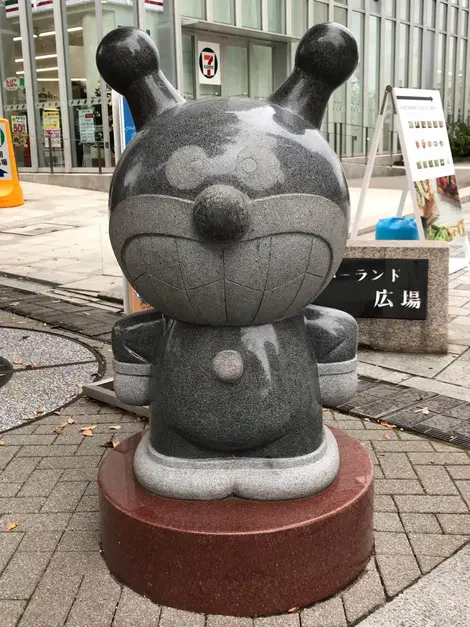 baikinman-statue