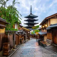Walk on the streets close to Yasaka pagoda, in Gion, Kyoto old town