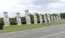 Cimetière de Makomanai Takino,répliques de Moai