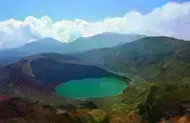 Le lac de volcan de Zao. À cause de sa très forte acidité, aucun organisme ne peut y vivre. 
