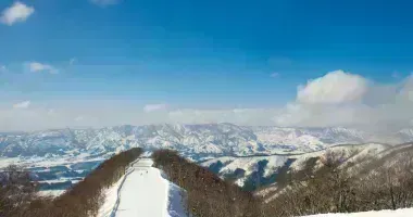 Pista de esquí en la estación de esquí de Nozawa Onsen, en los Alpes japoneses
