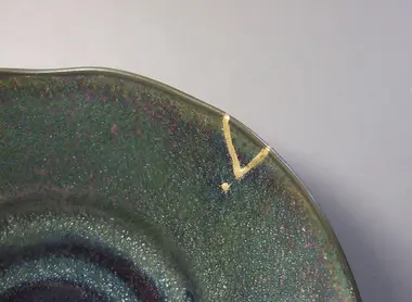 Exemple de réparation avec la méthode kintsugi Exemple de réparation avec la méthode kintsugi