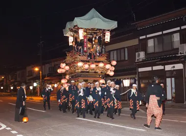 Johana hikiyama-matsuri de nuit Johana hikiyama-matsuri de nuit