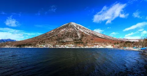 Le mont Nantai et le lac Chuzenji