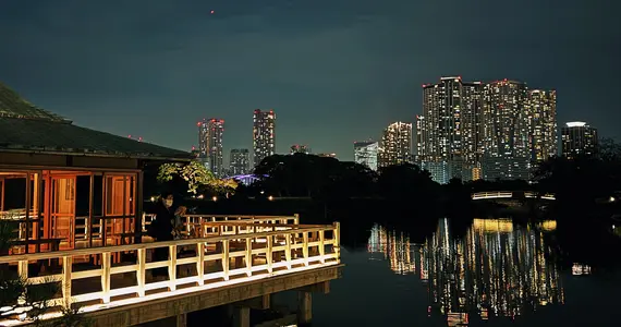 Hamarikyu Garden in Tokyo, Japan Hamarikyu Garden in Tokyo, Japan