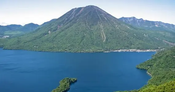 Chuzenji Lake e il Monte Nantai